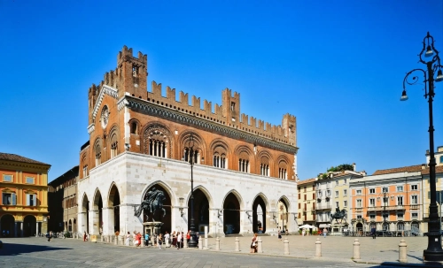noleggio lungo termine piacenza 